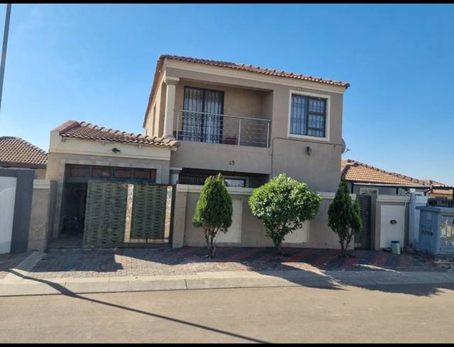 3 BEDROOM HOUSE FOR SALE IN BUHLE PARK
